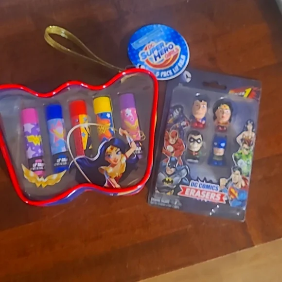 Wonder Woman - Picture 1 of 4